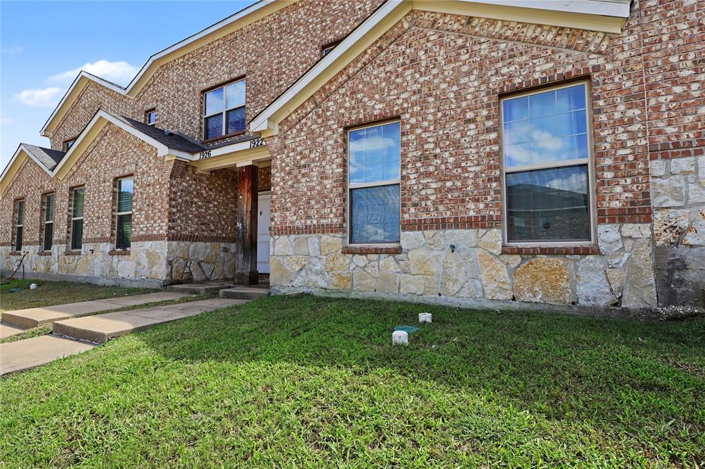 1922 Timber Oaks Dr, Garland, TX 75040