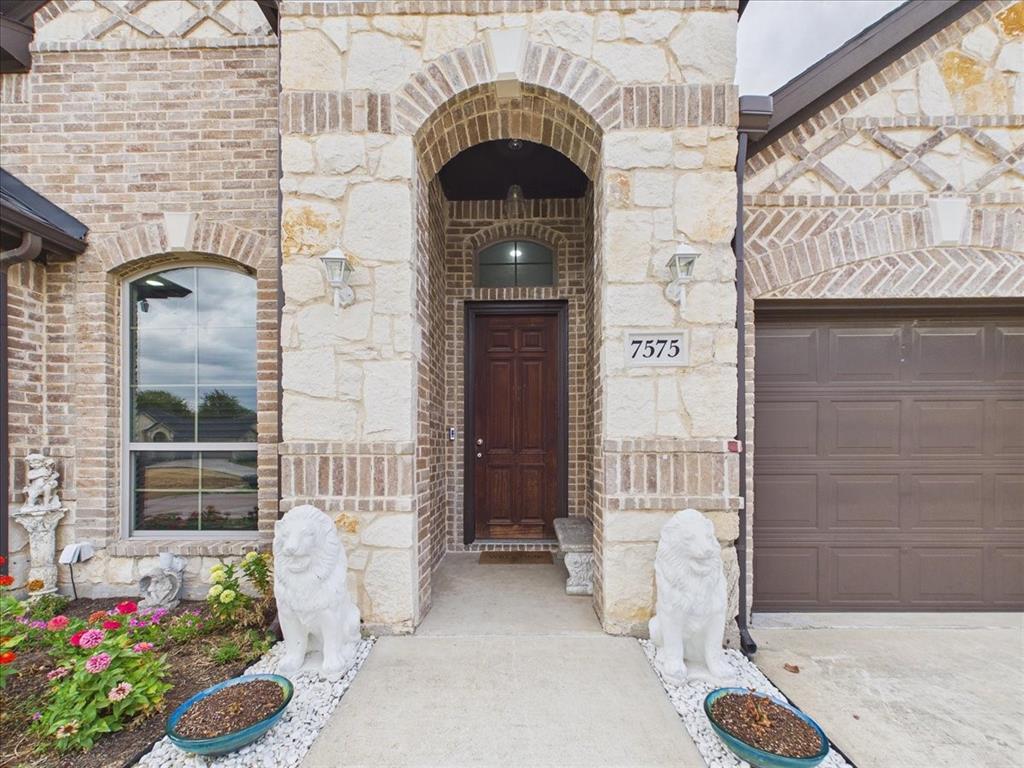 7575 Saddleridge Dr, Dallas, TX 75249 photo
