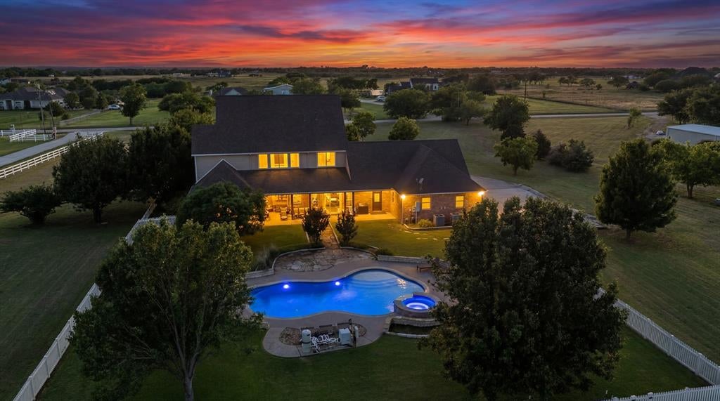 6670 Green Valley Cir, Aubrey, TX 76227 photo