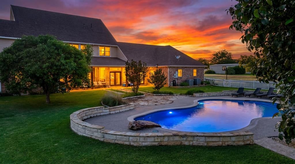 6670 Green Valley Cir, Aubrey, TX 76227 photo