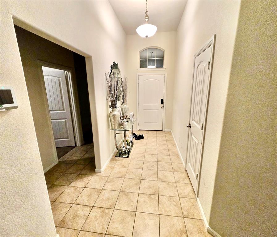 905 Walls Blvd, Crowley, TX 76036 photo