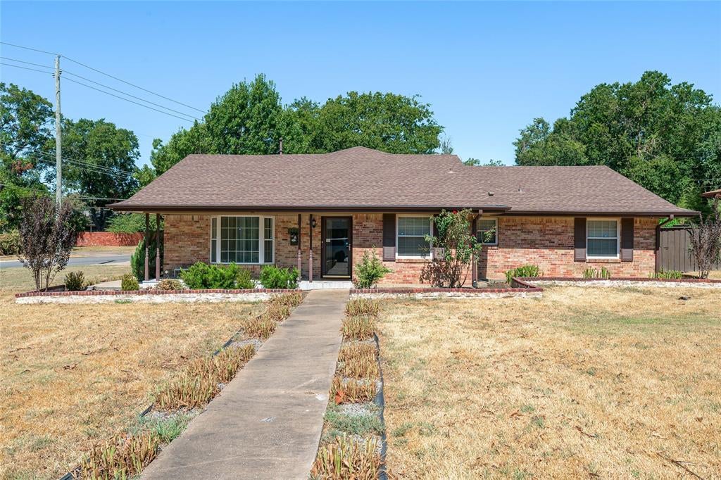 1423 Shields Dr, Sherman, TX 75092