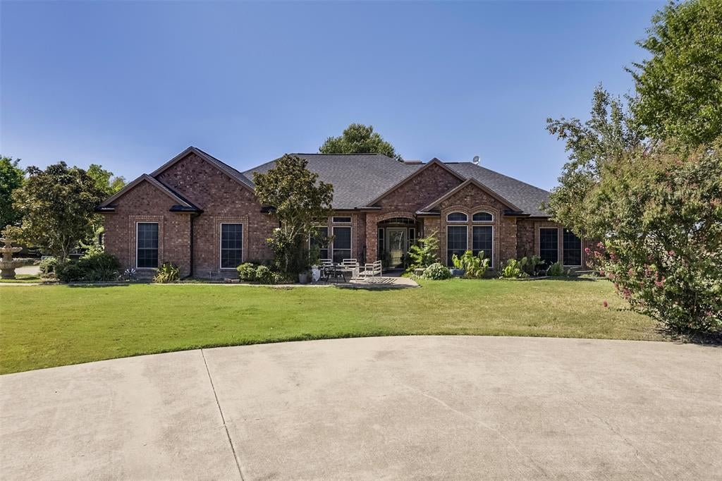 137 Cactus Rd, Waxahachie, TX 75165