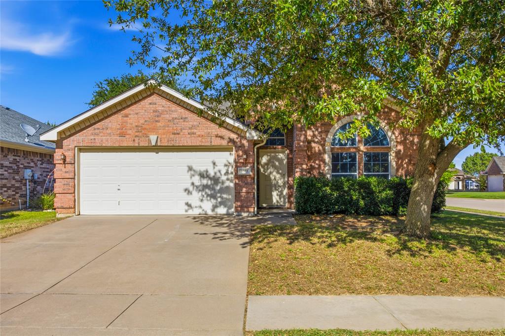 8377 Edgepoint Trl, Fort Worth, TX 76053