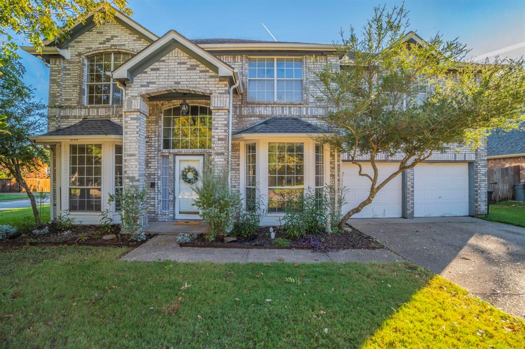 1240 Trinity Dr, Benbrook, TX 76126