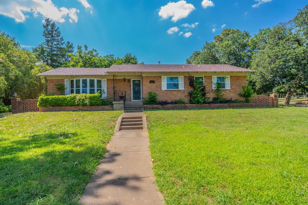 2233 Westfield St, Grand Prairie, TX 75050