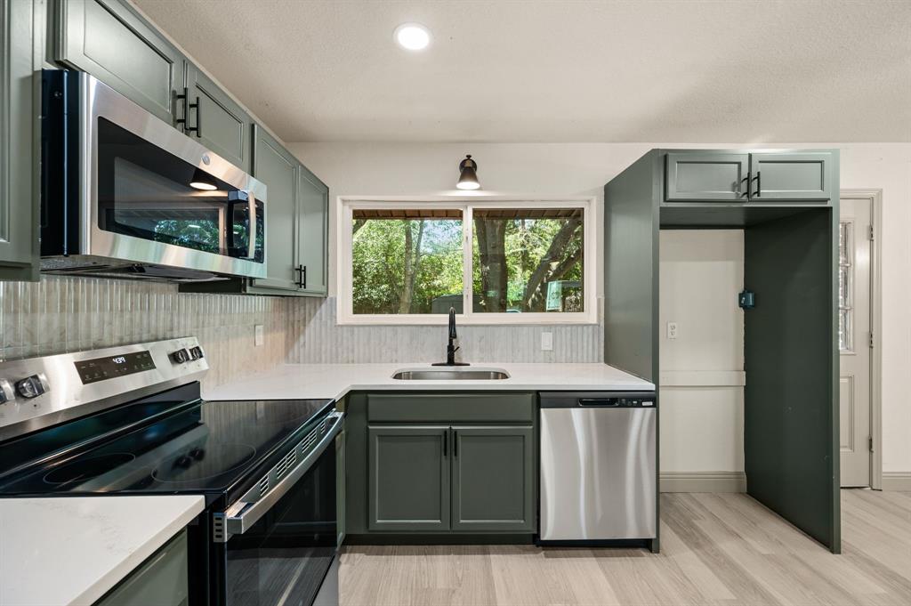 3557 Montreal Cir, Haltom City, TX 76117 photo
