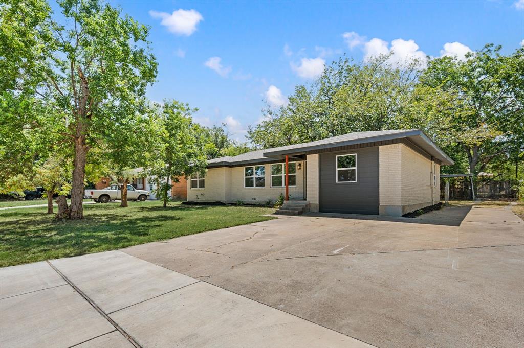 3557 Montreal Cir, Haltom City, TX 76117
