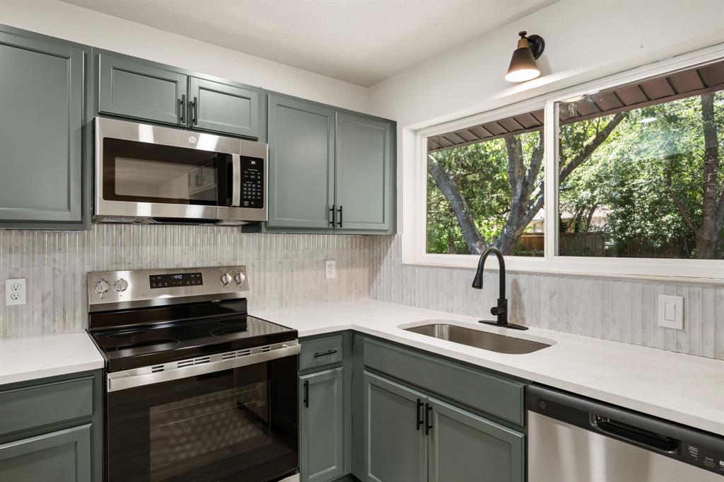 3557 Montreal Cir, Haltom City, TX 76117 photo