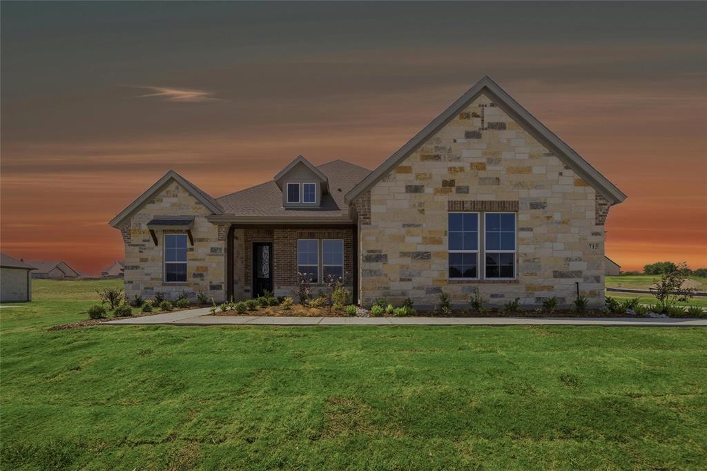 715 Water Side Dr, Van Alstyne, TX 75495
