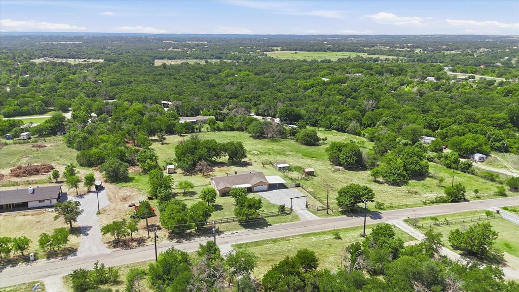 892 Highland Cir, Springtown, TX 76082