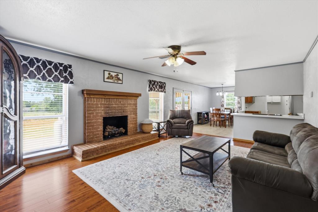 892 Highland Cir, Springtown, TX 76082 photo