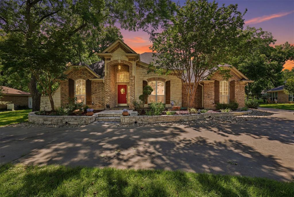 8904 Woodlawn Dr, Granbury, TX 76049