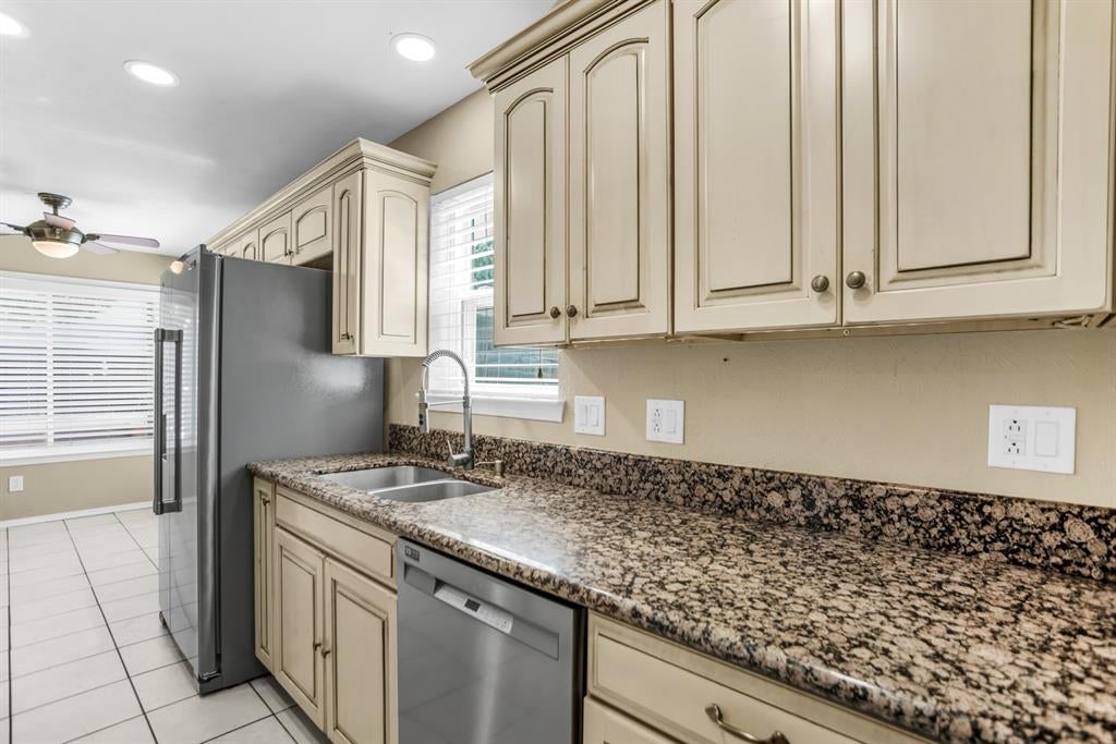 5418 Barcelona Dr, Garland, TX 75043 photo