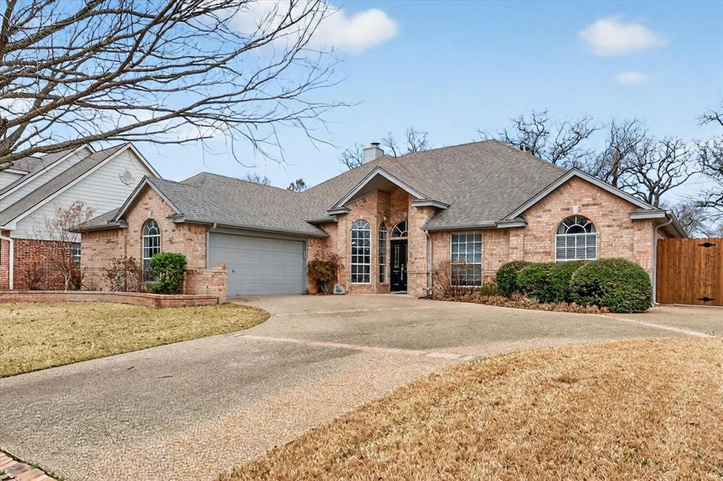 3211 Summergrove Dr, Arlington, TX 76001 photo
