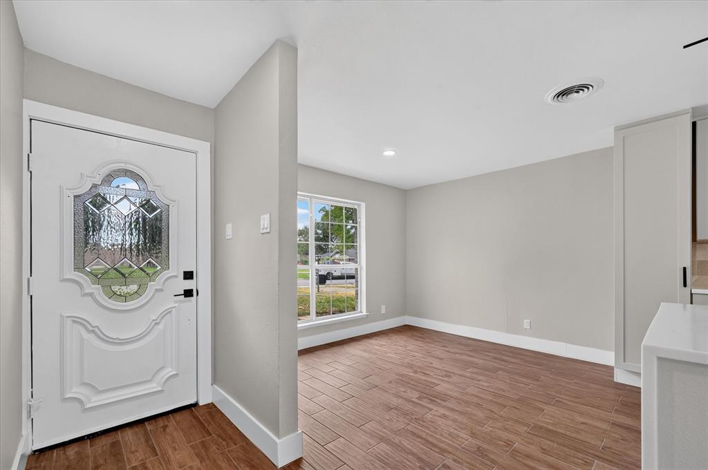3615 Morningstar Ln, Farmers Branch, TX 75234 photo