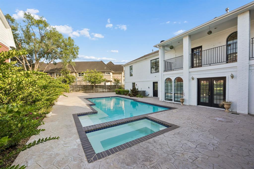 45 Clansmoor Ct, Sugar Land, TX 77479