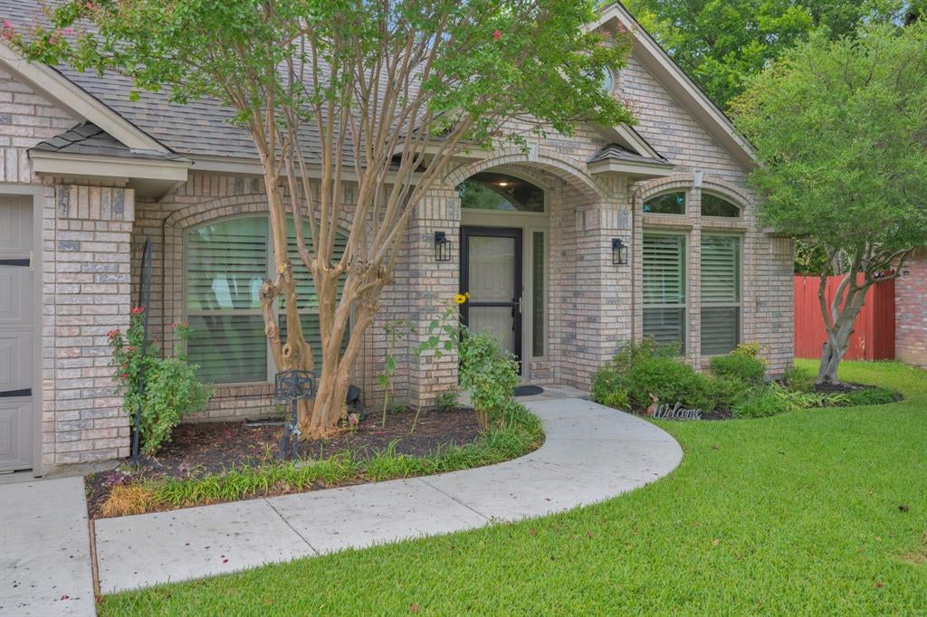 4731 Saddlebrook Dr, Benbrook, TX 76116 photo