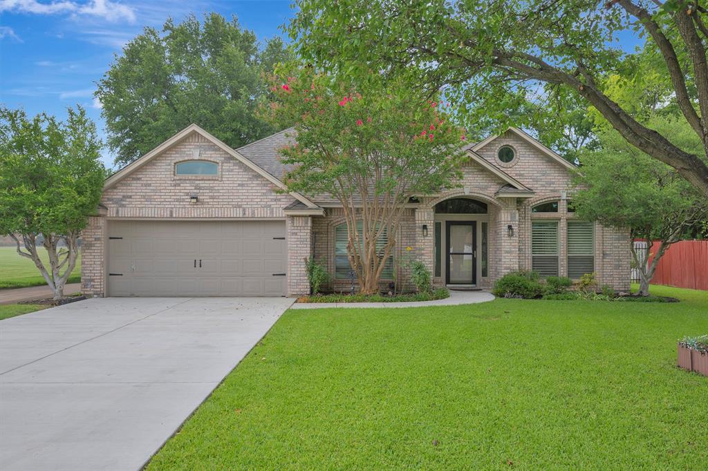 4731 Saddlebrook Dr, Benbrook, TX 76116