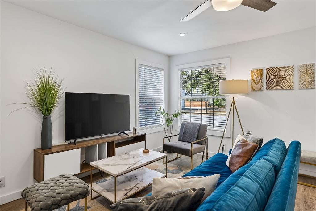112 N Adams Ave, Dallas, TX 75208 photo