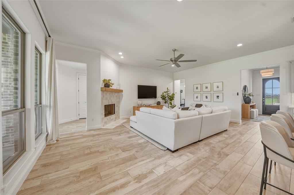 8110 Spanish Hills Dr, Benbrook, TX 76126 photo