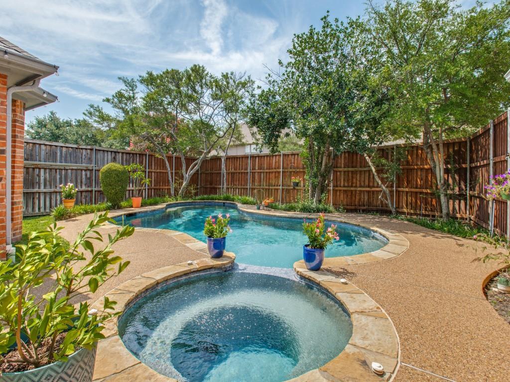 9502 Valley Lake Ln, Irving, TX 75063 photo