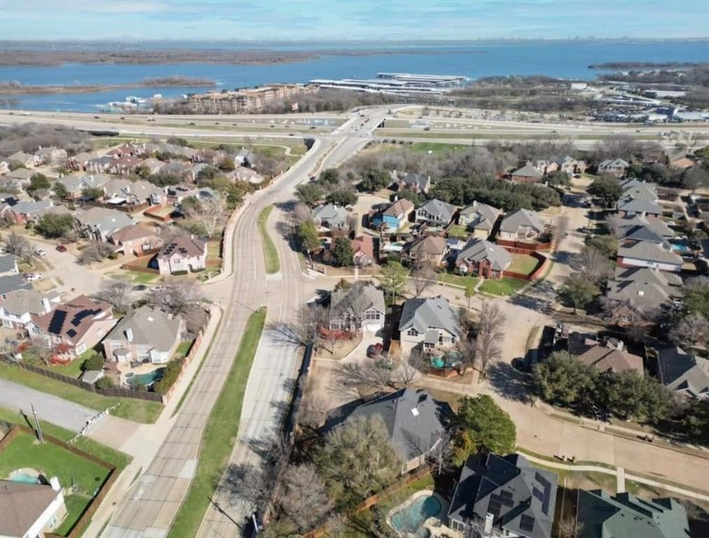 1422 Primrose Ln, Lewisville, TX 75077 photo
