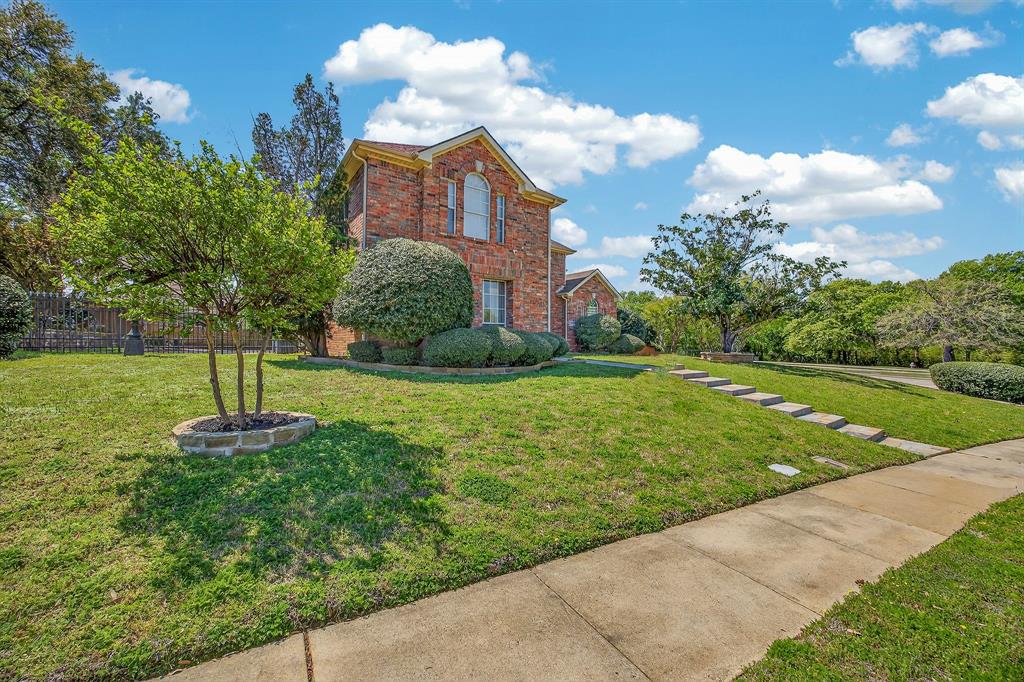 1422 Primrose Ln, Lewisville, TX 75077 photo