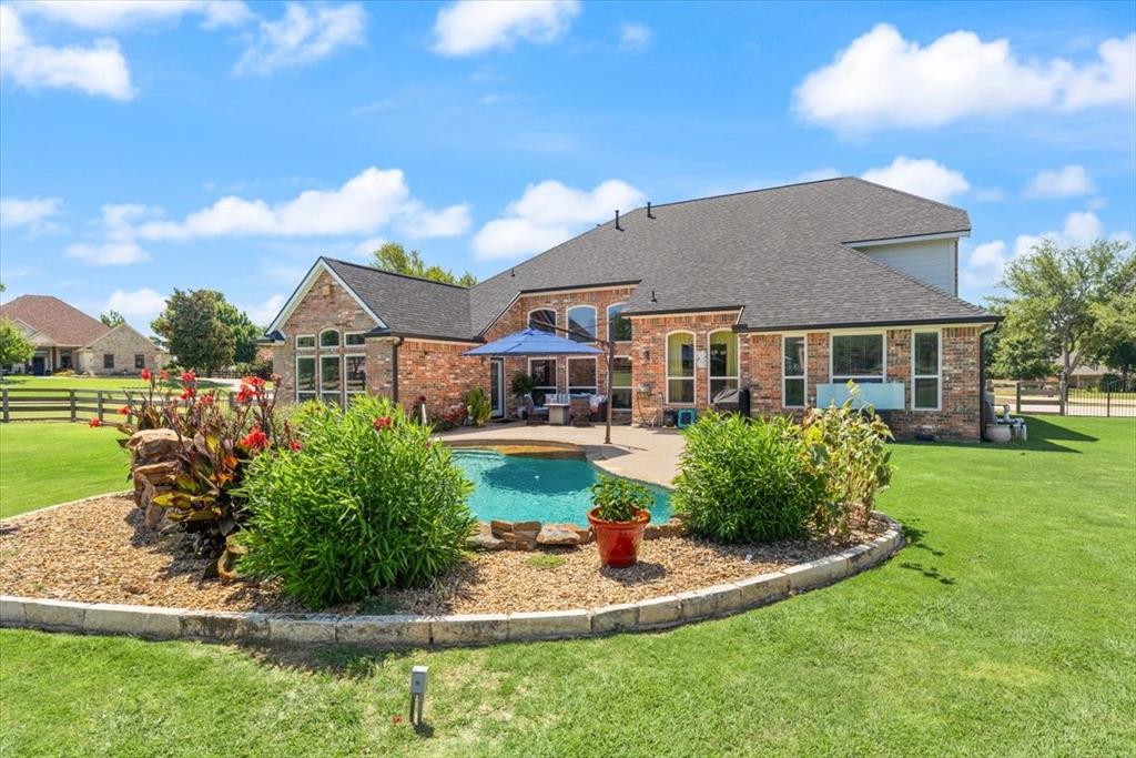 8101 Oak Creek Ln, Denton, TX 76208 photo