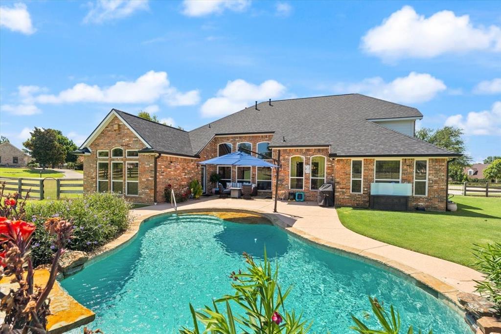 8101 Oak Creek Ln, Denton, TX 76208 photo