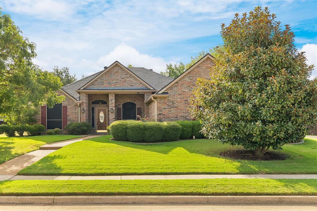 1602 Oak Ridge Dr, Corinth, TX 76210