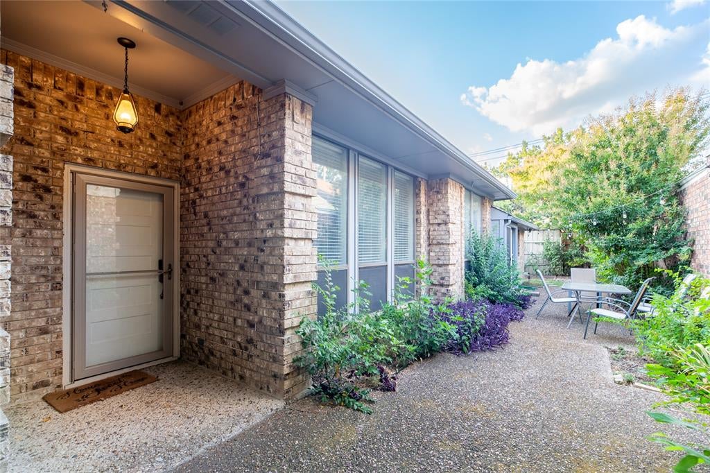 621 Woodway Ln, Richardson, TX 75081 photo