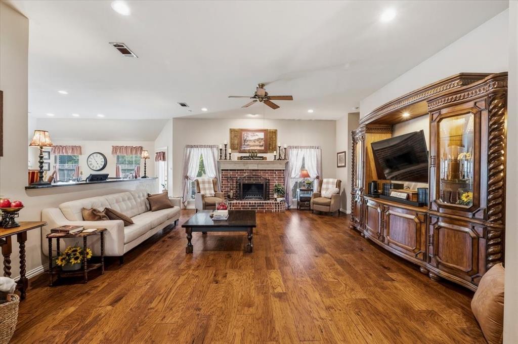 100 Post Oak Ln, Waxahachie, TX 75165 photo
