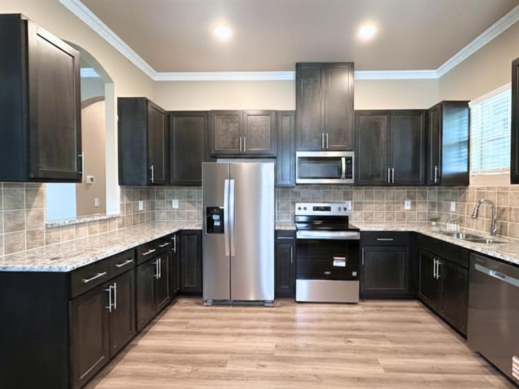 413 Henderson St, Bonham, TX 75418 photo