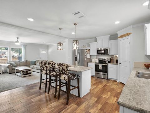 Single Family Residence in Azle TX 7193 Hop Street.jpg