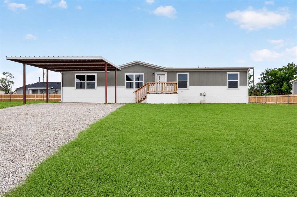 215 Overland Trl, Bridgeport, TX 76426