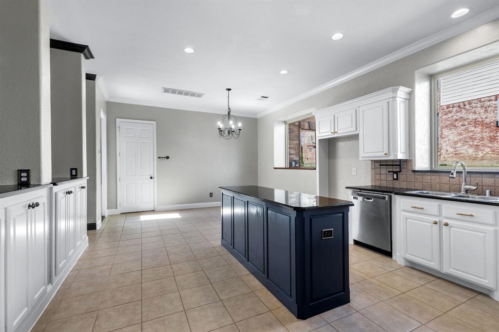 2405 Highgate Dr, Mckinney, TX 75070 photo