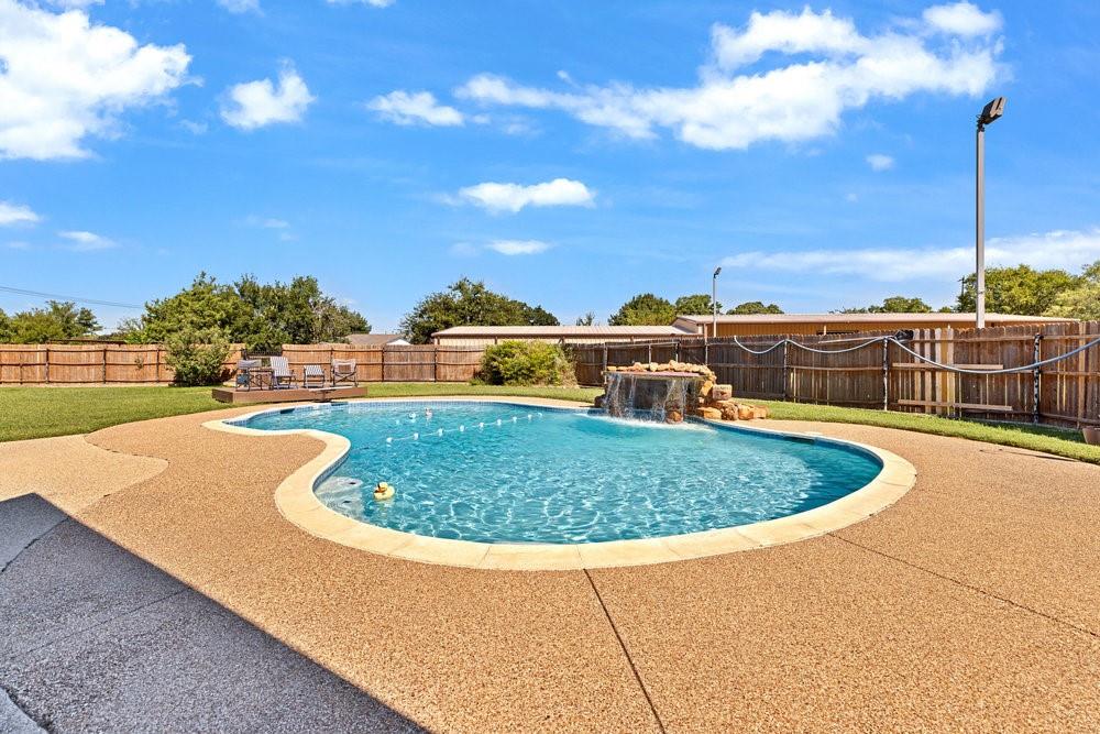4031 Burleson Retta Rd, Burleson, TX 76028 photo