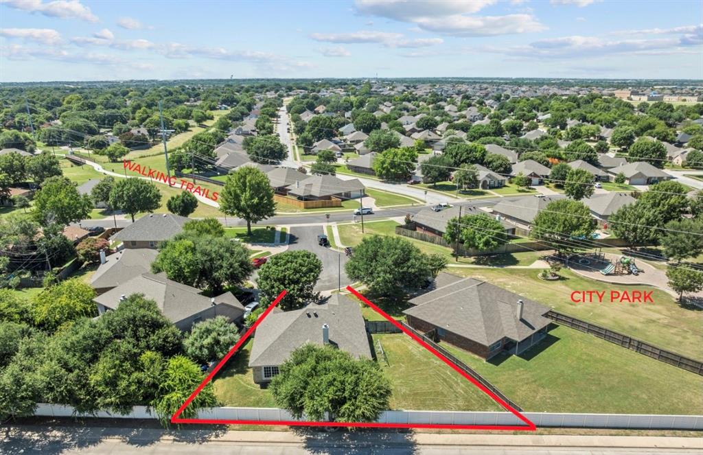 804 Tyler Ct, Burleson, TX 76028