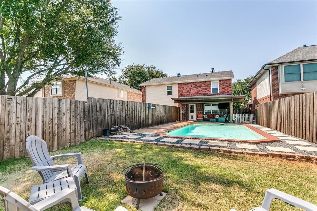 2213 Bresee Dr, Carrollton, TX 75010 photo