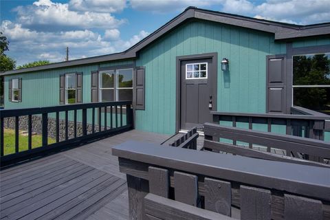 Single Family Residence in Weatherford TX 148 Ice House Circle.jpg