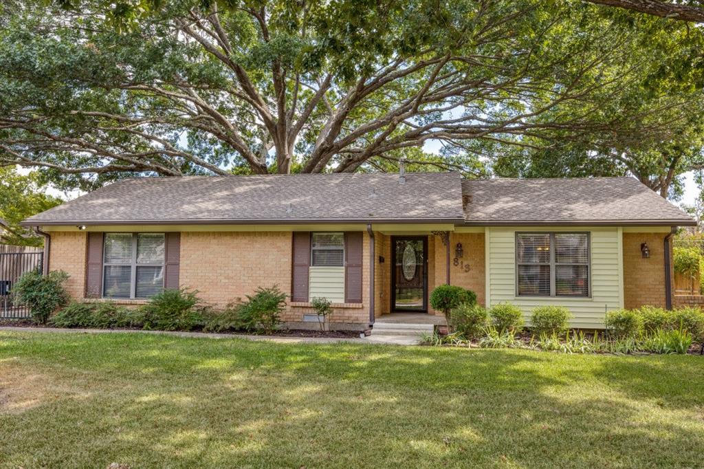 813 Brookhurst Dr, Richardson, TX 75080