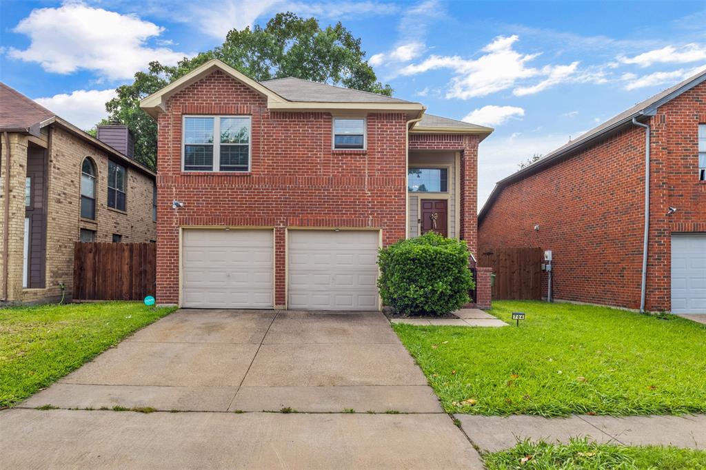 704 Meadowcreek Ct, Garland, TX 75043