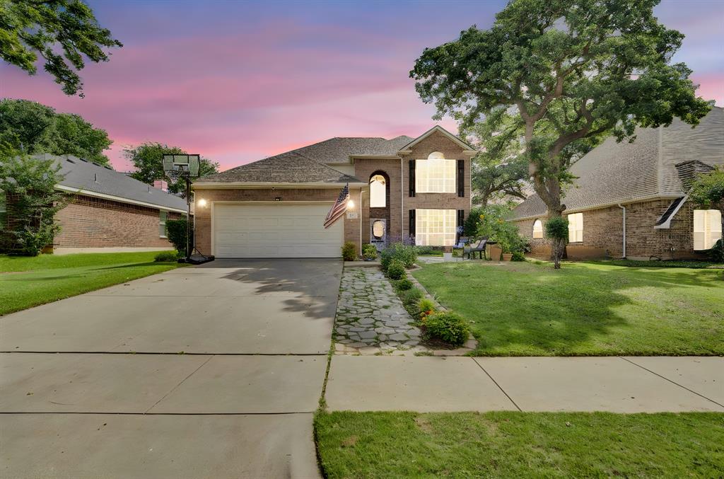 517 Crawford Dr, Burleson, TX 76028