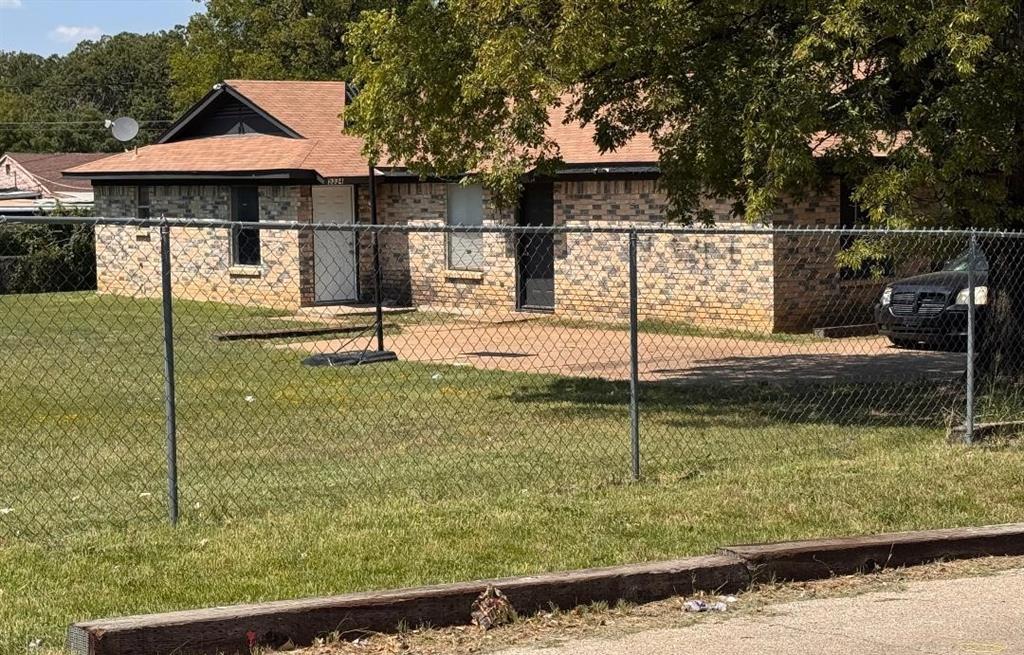 5336 Flamingo Rd, Fort Worth, TX 76119 photo