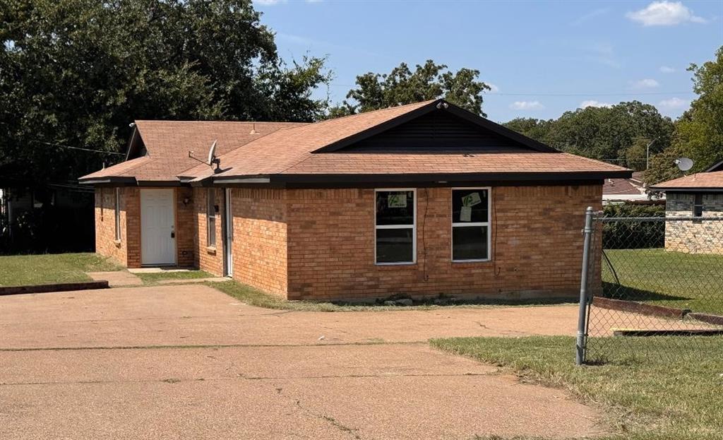 5336 Flamingo Rd, Fort Worth, TX 76119