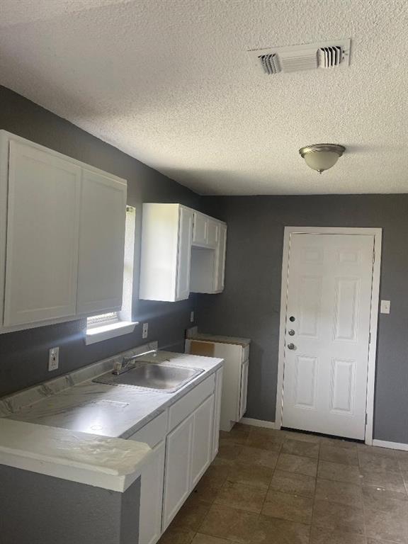 5336 Flamingo Rd, Fort Worth, TX 76119 photo