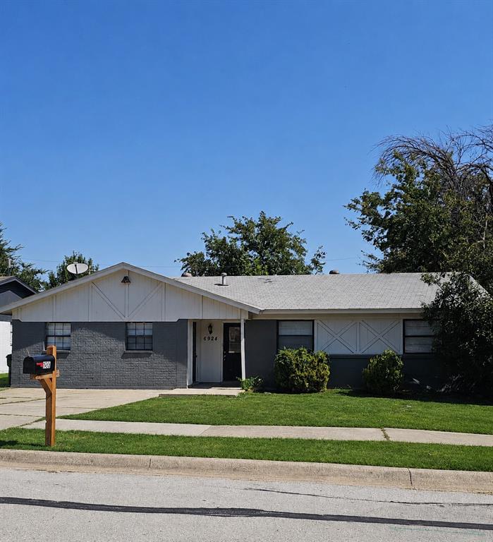 6924 Yorkston St, Watauga, TX 76148