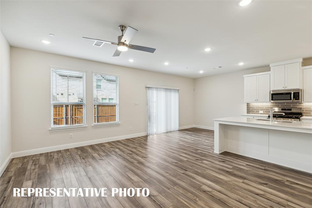 3725 Pierce Ln, Grand Prairie, TX 75052 photo