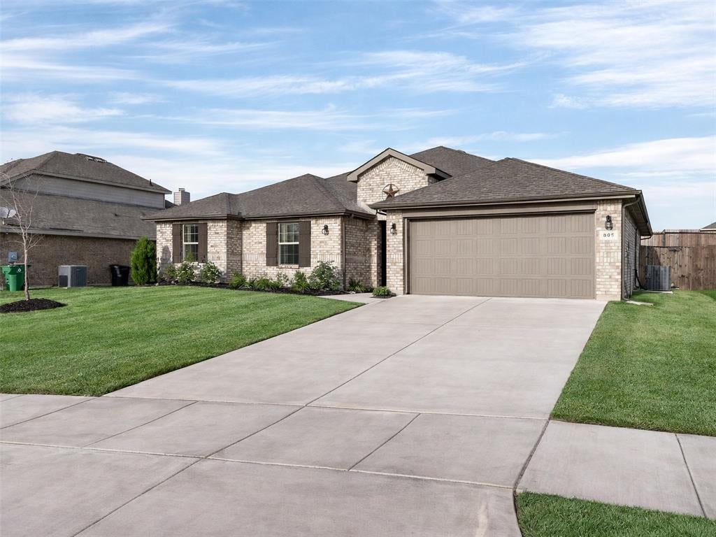 805 Alexandria Ln, Joshua, TX 76058 photo